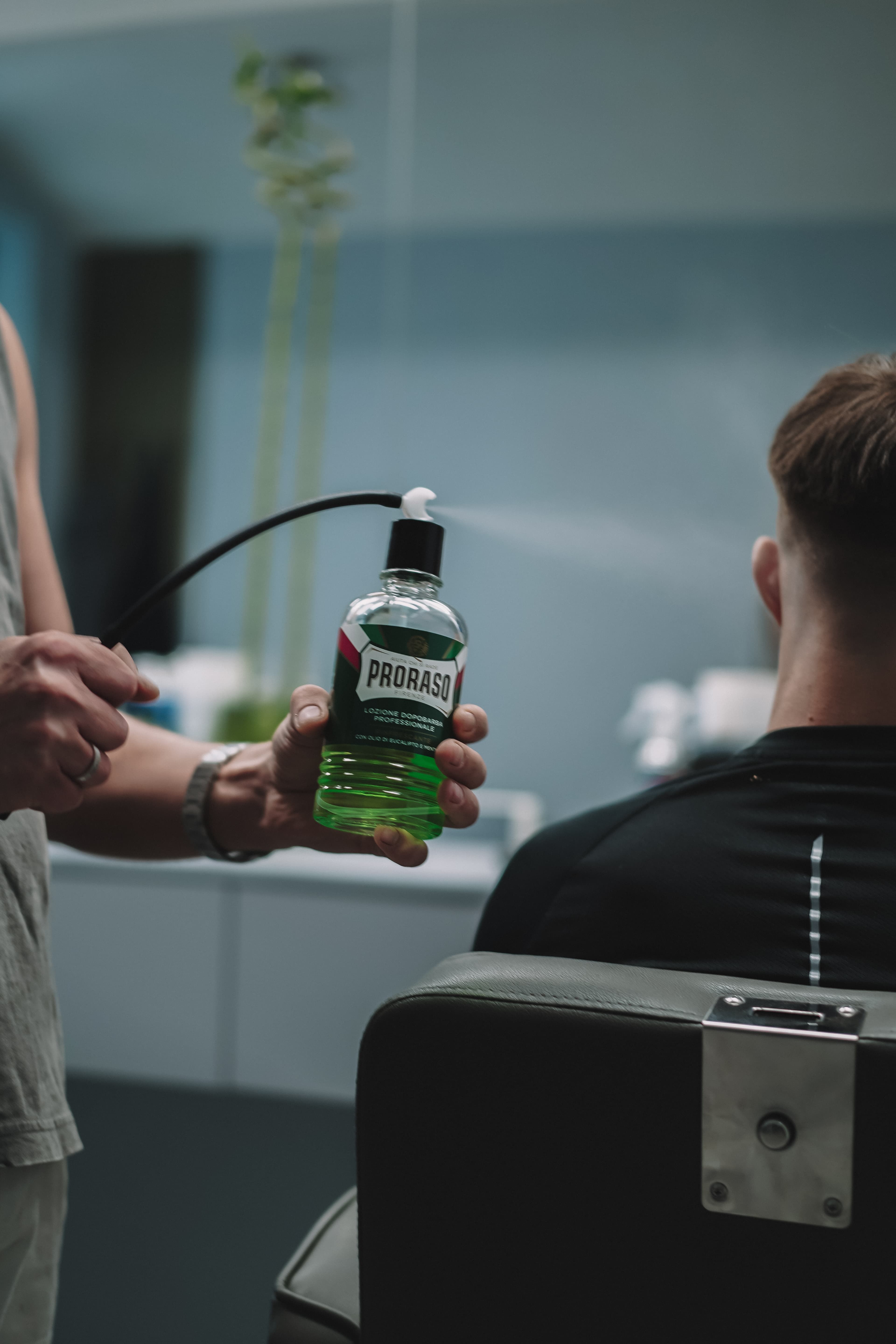 Men's haircut at Flash Barbershop Prague — scissor cut